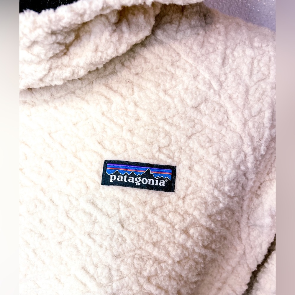 Patagonia Cream Quilted Sherpa Hoodie - Picture 4 of 11